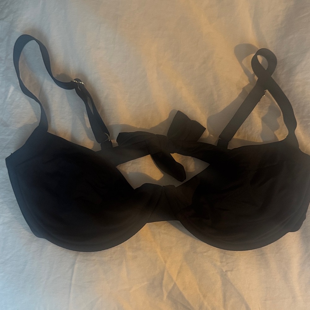 Monday Swimwear Maui Top Size V black